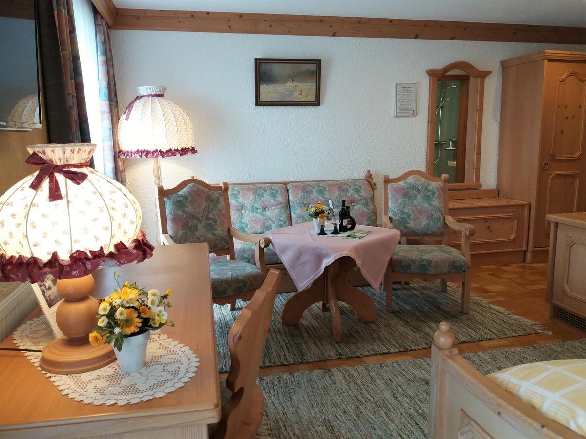 Landgasthof/Landhaus Waldlust บิชอฟสกรุน ภายนอก รูปภาพ
