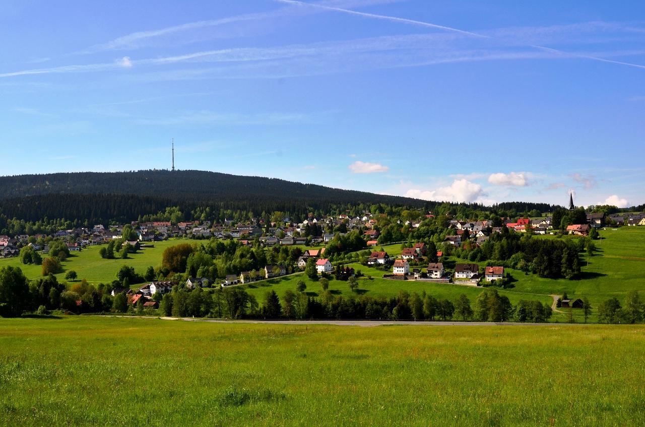 Landgasthof/Landhaus Waldlust บิชอฟสกรุน ภายนอก รูปภาพ